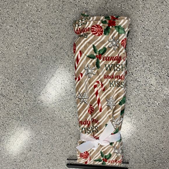 Christmas Candy Wish Mistletoe Kisses Candycane Snowflake Striped Throw Blanket - Picture 2 of 11